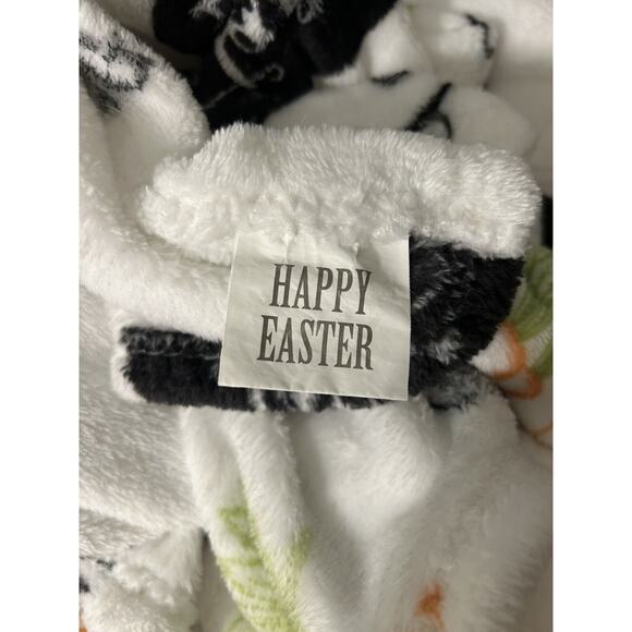 Peter Rabbit Farms Carrot Patch Super Soft Blanket - Picture 4 of 7